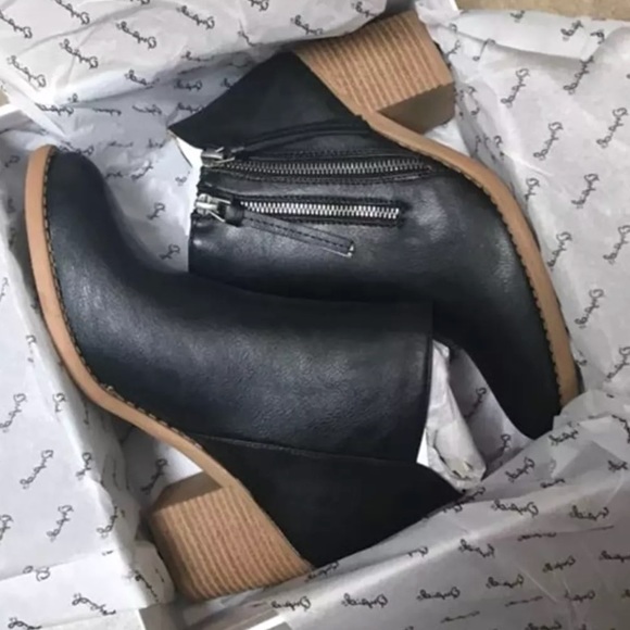 Double outside zipper almond toe bootie - Picture 6 of 6